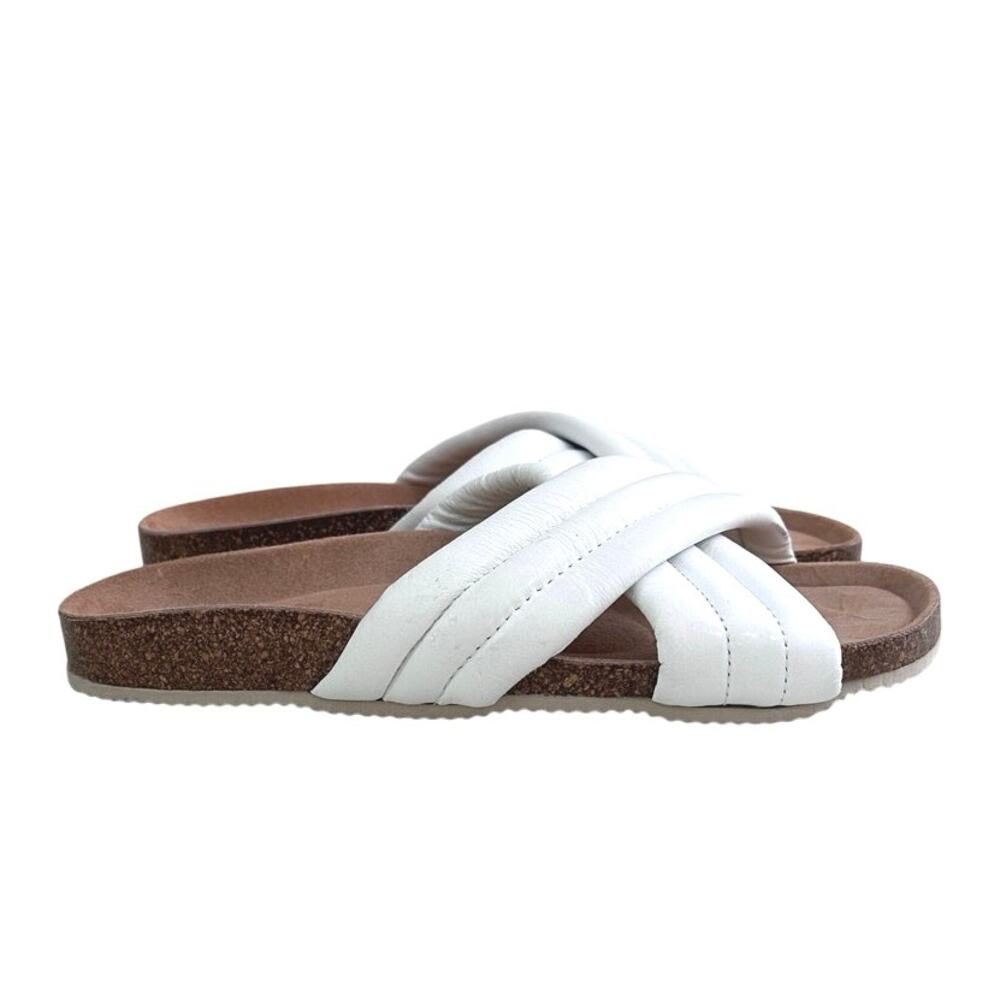 YOKONO Leather criss cross sandals size 8 white